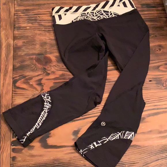 Size 4 Capri lululemon capri breathable leggings - Picture 2 of 7